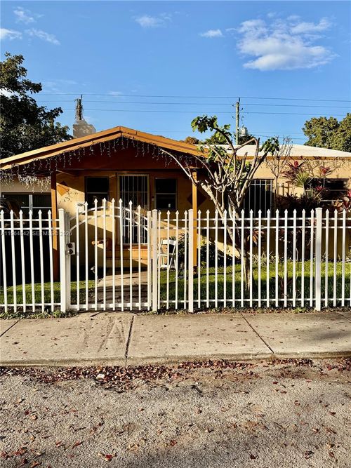 729 Nw 47th Ter, Miami, FL, 33127-2315 | Card Image