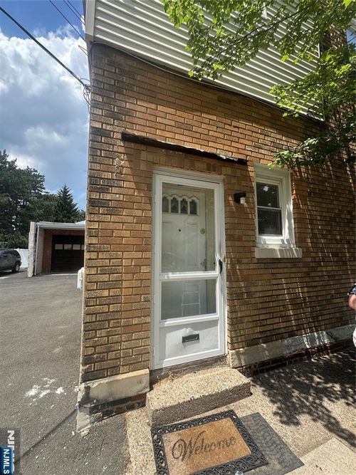 305 Green Ave, Lyndhurst, NJ, 07071-2243 | Card Image