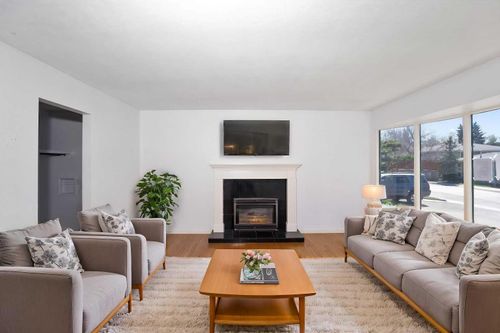 12112 Canfield Rd Sw, Calgary, AB, T2W1V2 | Card Image