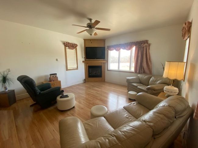 11025 Highway 35, House detached with 3 bedrooms, 1 bathrooms and 8 parking in Keg River AB | Image 4