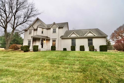 543 Fieldcrest Rd, Belvidere, IL, 61008-8111 | Card Image