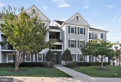 apt-5-10018 Vanderbilt Cir, ROCKVILLE, MD, 20850-4804 | Card Image