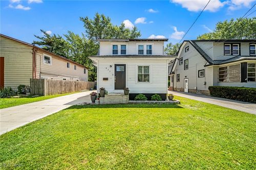 873 N Saint Clair St, Painesville, OH, 44077-4208 | Card Image
