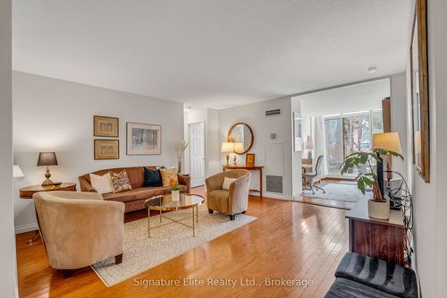 121-20 Southport St, Toronto, ON, M6S4Y8 | Card Image