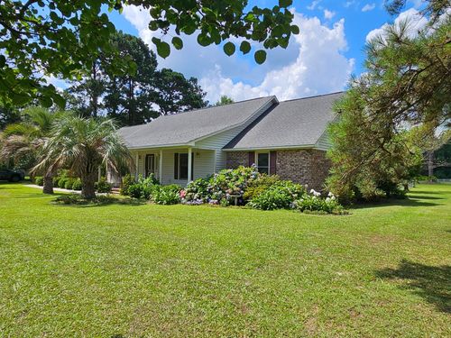 1141 Doral Dr, Manning, SC, 29102-8825 | Card Image