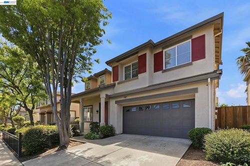 27433 Whitman St, Hayward, CA, 94544-4034 | Card Image