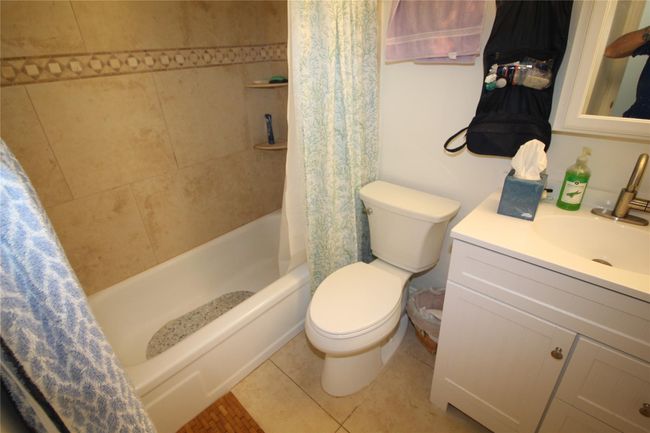 APT-103D - 2860 Ne 14 Th Street Cswy, Condo with 2 bedrooms, 2 bathrooms and null parking in Pompano Beach FL | Image 12