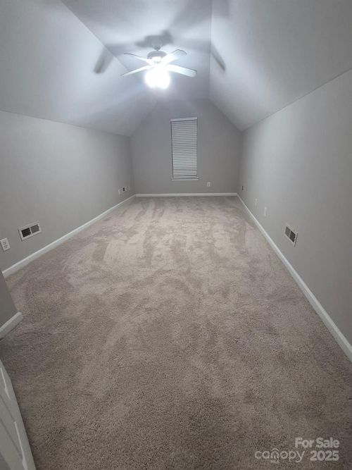 17300 Commons Crossing Dr, Charlotte, NC, 28277-1774 | Card Image