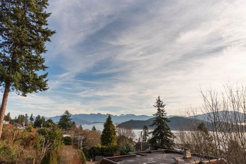 476 Abbs Rd, Gibsons, BC, V0N1V0 | Card Image