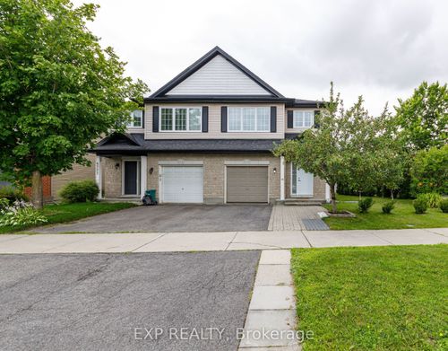 4220 Kelly Farm Dr, Gloucester, ON, K1T0A5 | Card Image