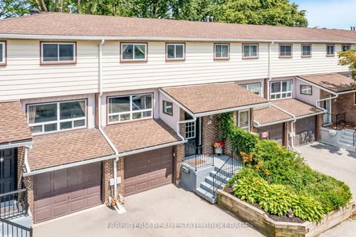 j2-63 Ferris Lane, Barrie, ON, L4M5C4 | Card Image