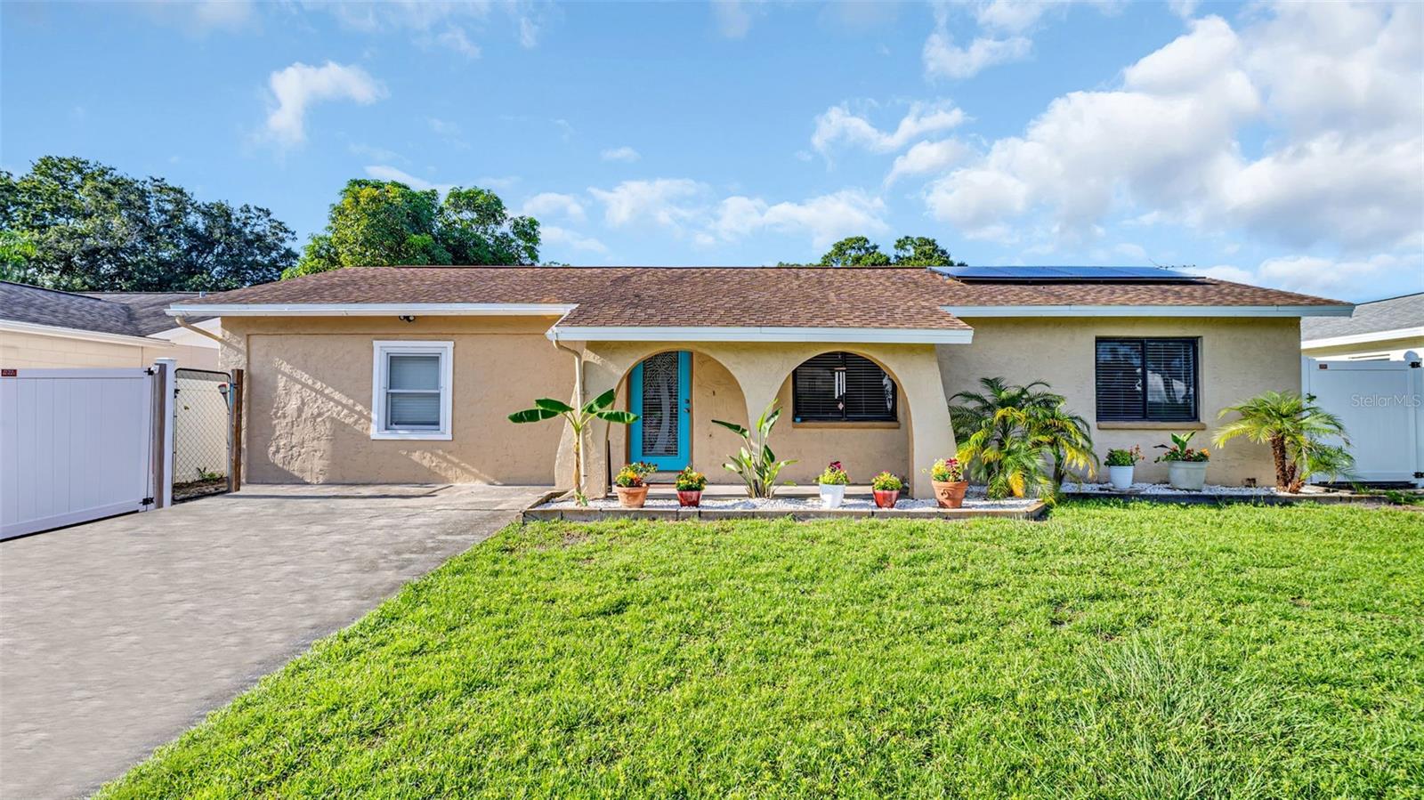 Cottonwoode Dr, Largo, FL 33773