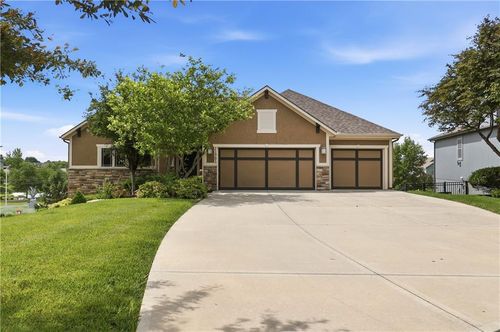 21903 W 57th Ter, Shawnee, KS, 66226-8200 | Card Image