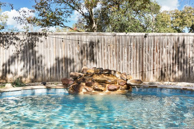 333 Meadowbrook Dr, House other with 3 bedrooms, 2 bathrooms and null parking in Hollywood Park TX | Image 24