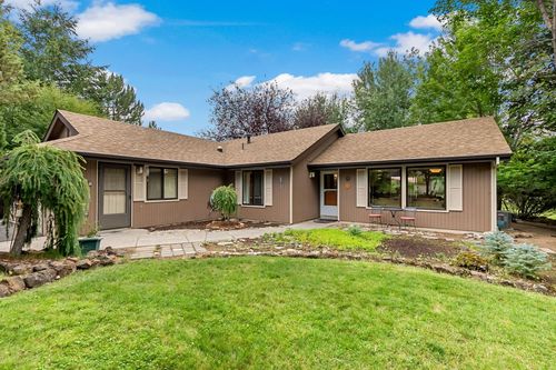 20753 Will Scarlet Ln, Bend, OR, 97702-2207 | Card Image