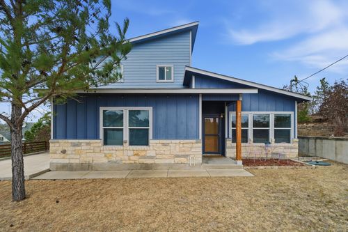 104 Kahalulu Dr, Bastrop, TX, 78602-6417 | Card Image