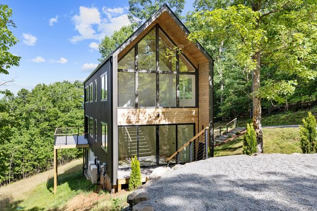 120 Brannon Rdg, Home with 3 bedrooms, 4 bathrooms and null parking in Young Harris GA | Image 39