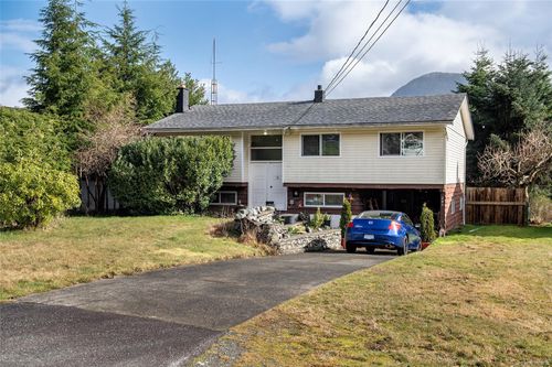 261 Ambleside Dr, Sayward, BC, V0P1R0 | Card Image