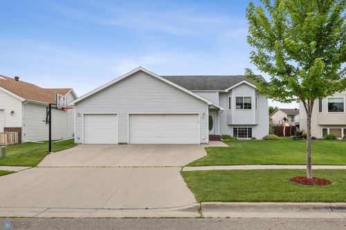 817 16th Avenue Ct W, West Fargo, ND, 58078-4634 | Card Image