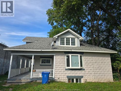 3272 Peter St, Windsor, ON, N9C1H5 | Card Image