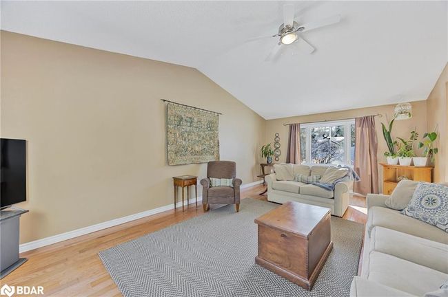 11 Maple Crt, House other with 3 bedrooms, 3 bathrooms and 8 parking in Coldwater ON | Image 9