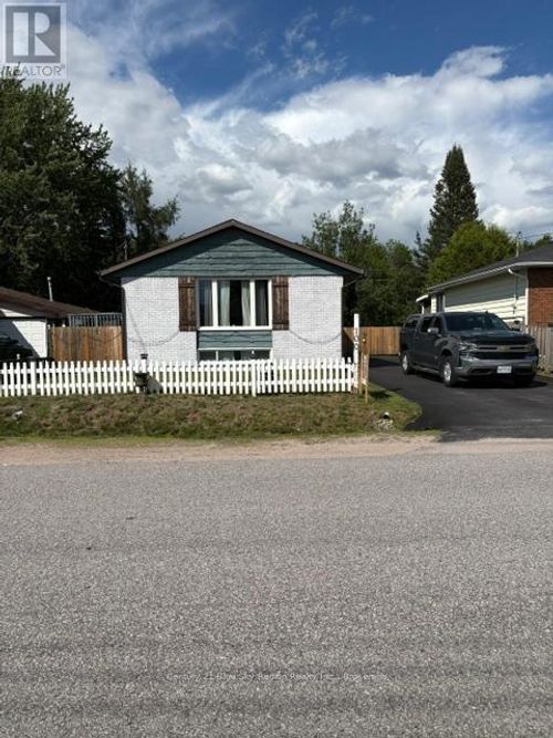 100 Strathcona Drive, North Bay (Ferris), ON, P1A2N3 | Card Image