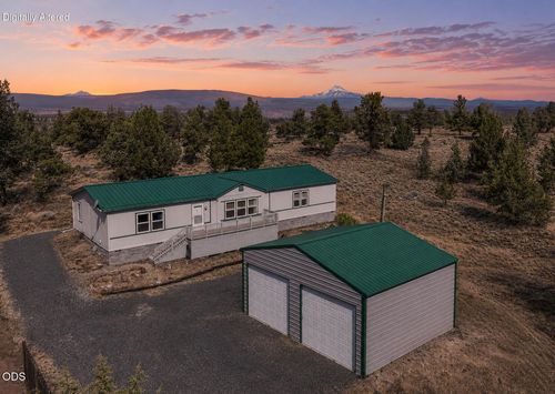 8628 Sw Crater Loop Rd, Terrebonne, OR, 97760-9206 | Card Image