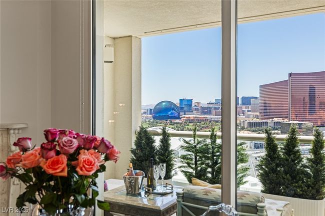 Daytime View | Image 25
