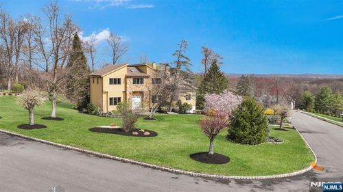 17 Sherbrooke Dr, Lincoln Park, NJ, 07035-1527 | Card Image