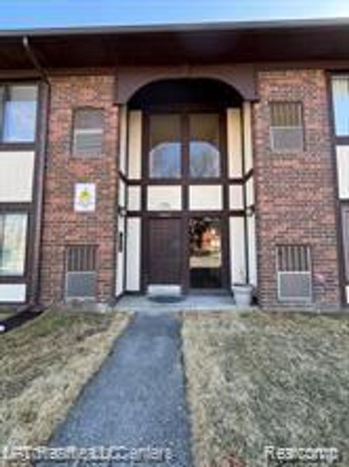 apt-8-4973 E 10 Mile Rd, Warren, MI, 48091-1527 | Card Image