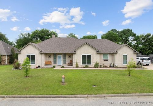 1507 Southern Hills Dr, Ardmore, OK, 73401-9355 | Card Image