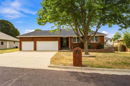 208 Miller Way, Monett, MO, 65708-8336 | Card Image