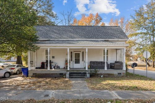 300 Devane St, Clinton, NC, 28328-4106 | Card Image