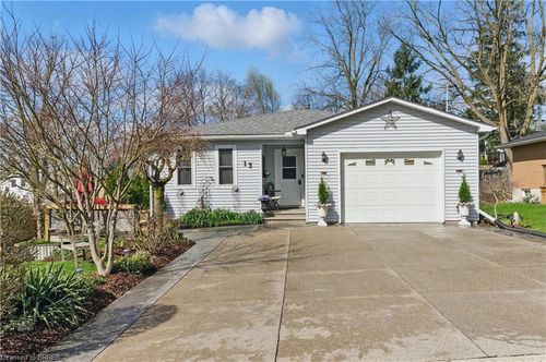 13 King William St, Saint George, ON, N0E1N0 | Card Image