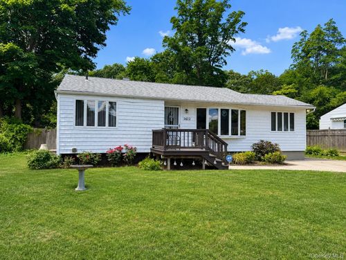 1612 N Gardiner Dr, Bay Shore, NY, 11706-1412 | Card Image