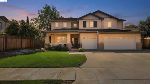 812 Allen Ct, Brentwood, CA, 94513-6213 | Card Image