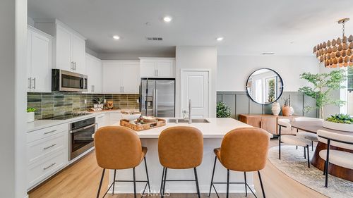 8463 Gabrielino Ct, Rancho Cucamonga, CA, 91730-0402 | Card Image