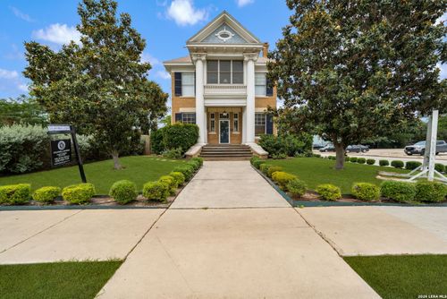 623 Augusta, San Antonio, TX, 78215-1903 | Card Image