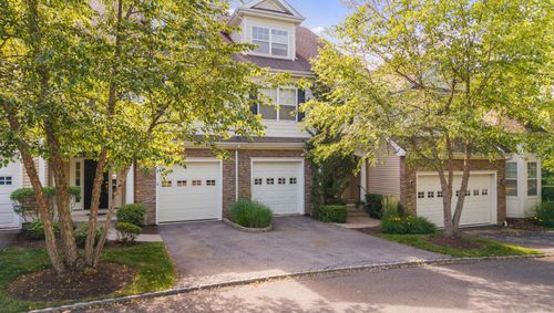 2-2 Dogwood Ct, Middlebury, CT, 06762-2936 | Card Image