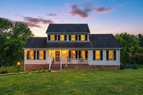 212 Windermere Dr, Waynesboro, VA, 22980-6372 | Card Image