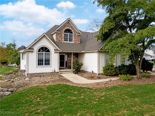 5443 Chadwell Cir, Ravenna, OH, 44266-9083 | Card Image