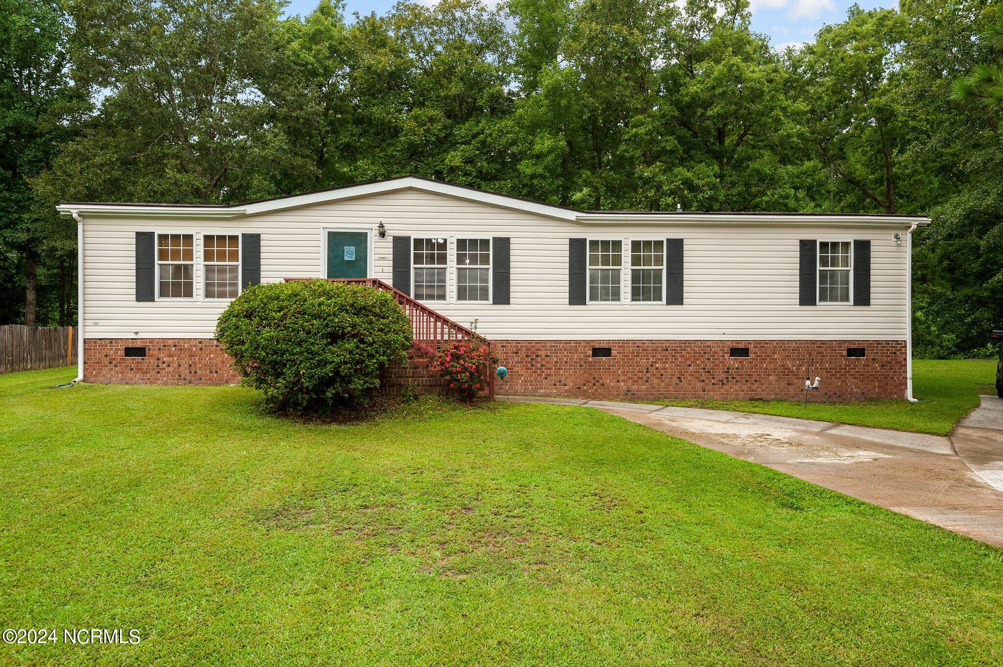 Macdonald Blvd, Havelock, NC 28532