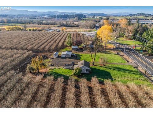 26050 Sw Farmington Rd, Hillsboro, OR, 97123-9142 | Card Image