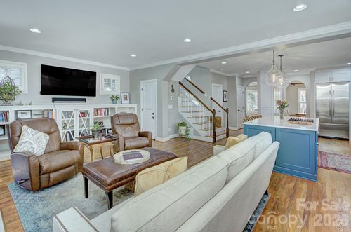 1825 Lombardy Cir, Charlotte, NC, 28203-6055 | Card Image