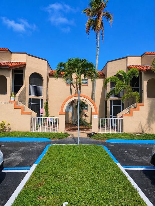 204-301 Sw 86th Ave, Pembroke Pines, FL, 33025-1485 | Card Image