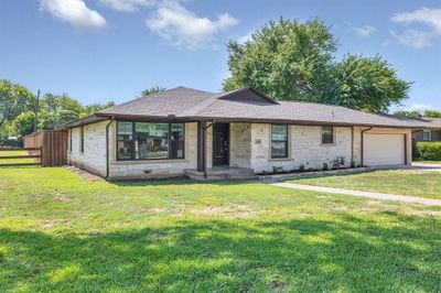 7042 Hardisty Street, House other with 3 bedrooms, 2 bathrooms and null parking in Richland Hills TX | Image 2