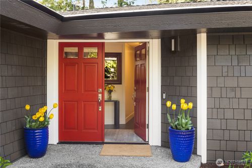 9525 Mercerwood Dr, Mercer Island, WA, 98040-4246 | Card Image