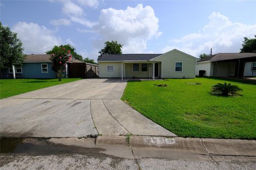 6718 Midfield Dr, Houston, TX, 77092-4627 | Card Image