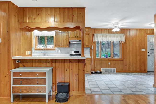 Looking at Kitchen/Dining from Livingroom | Image 25