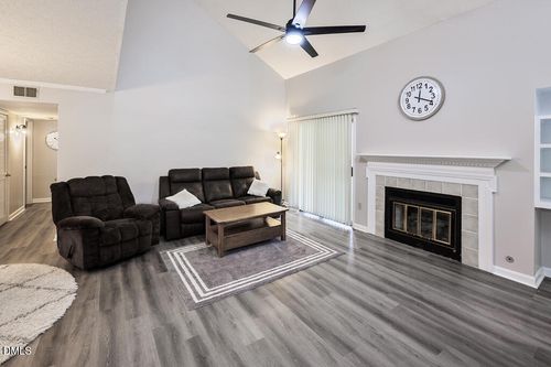 412 Oak Hollow Ct, Raleigh, NC, 27613-3289 | Card Image